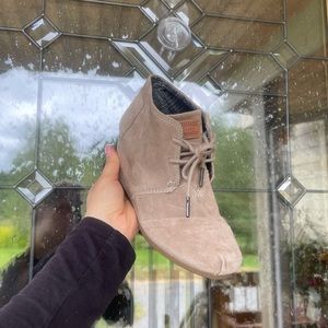 Tom’s Suede Booties